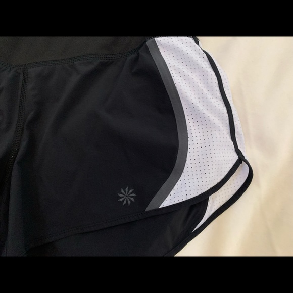 Athleta Acceleration running Shorts - Picture 3 of 9